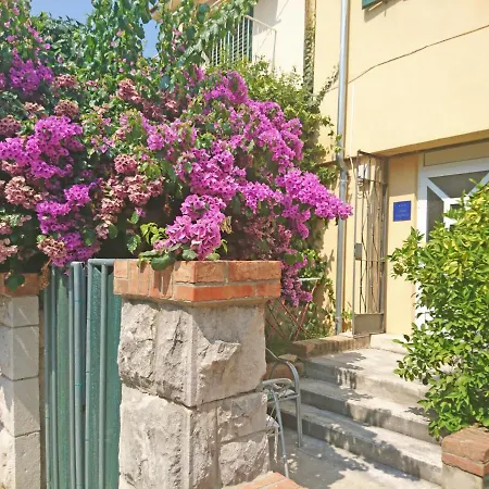 דירה House