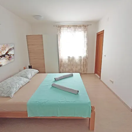 דירה House *