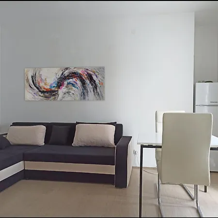House דירה