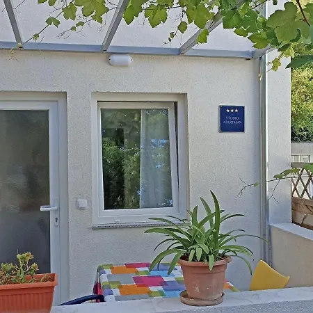 דירה House *