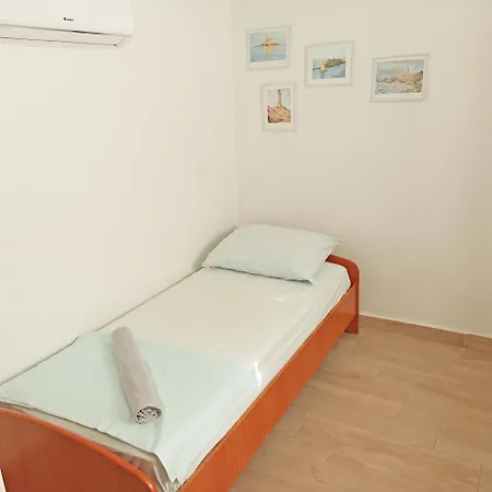 דירה House