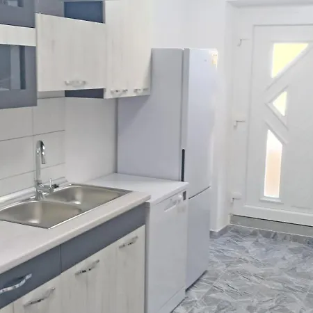 House דירה