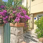 דירה House