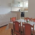 דירה House