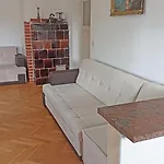 House * ספליט