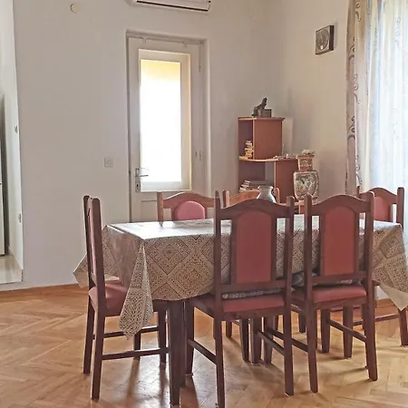 아파트 House