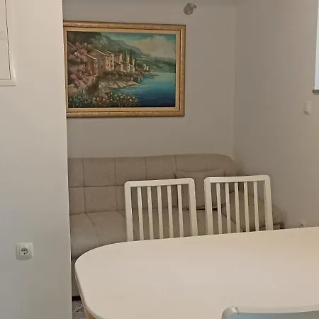 아파트 House 스플리트