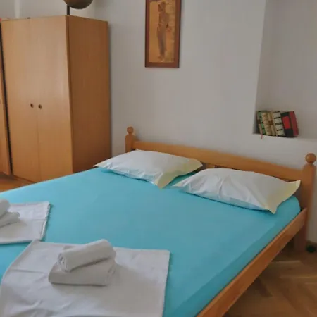 Apartment House Split